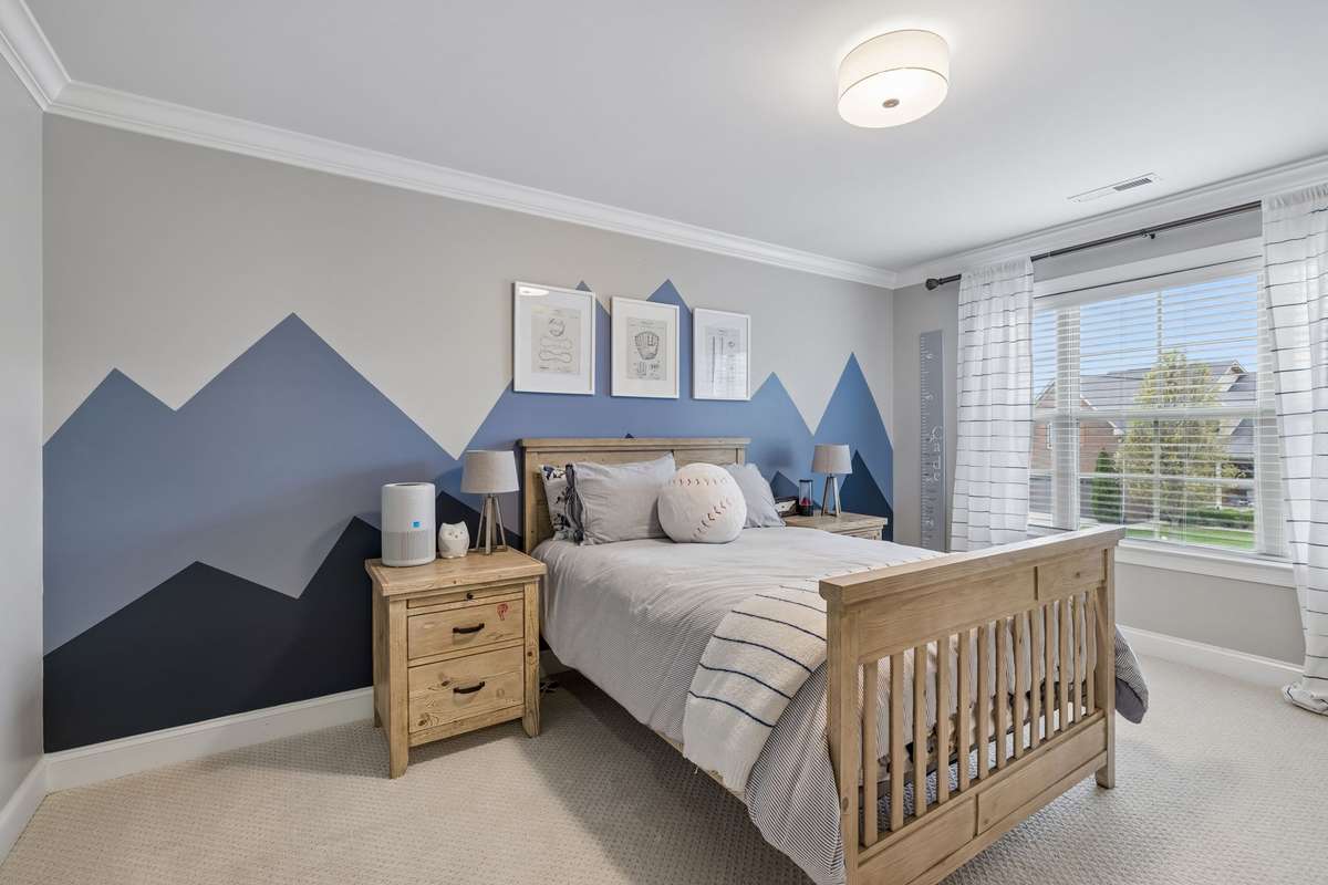 UPSTAIRS:  BEDROOM 3