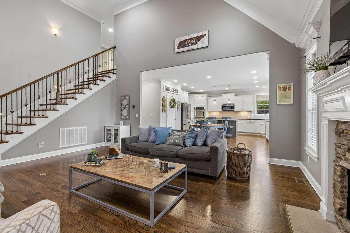 Open and inviting—perfect for hosting, relaxing, and everyday life.
