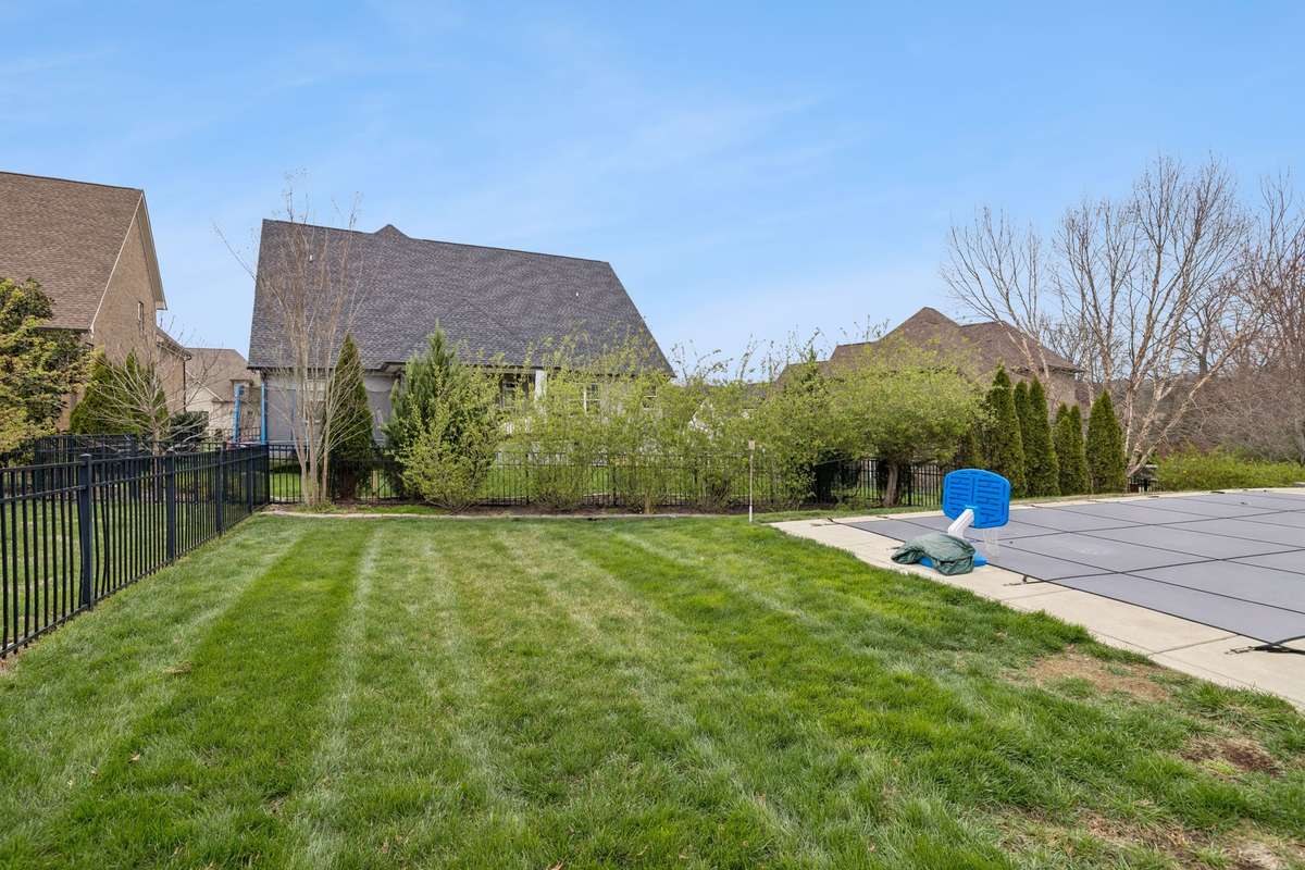 Plenty of yard for play