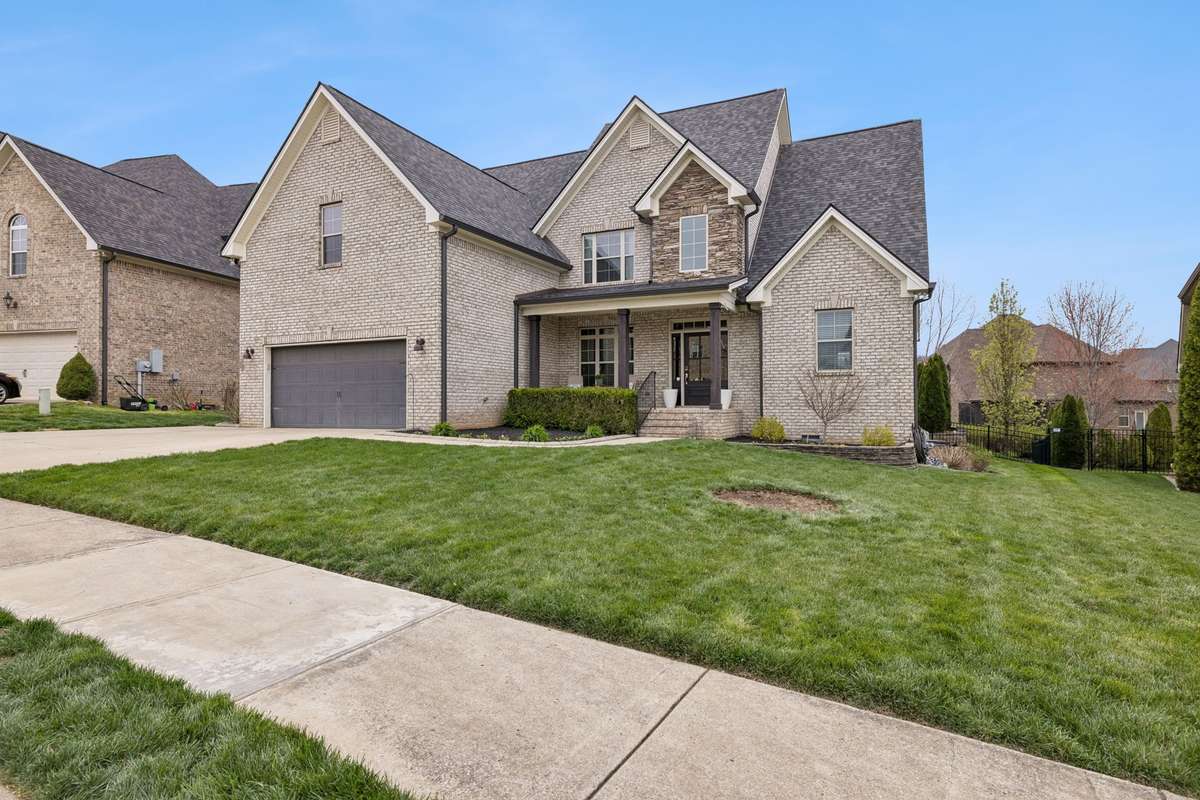 4 bedrooms- 2 bedrooms on main level- 2 bedrooms upstairs