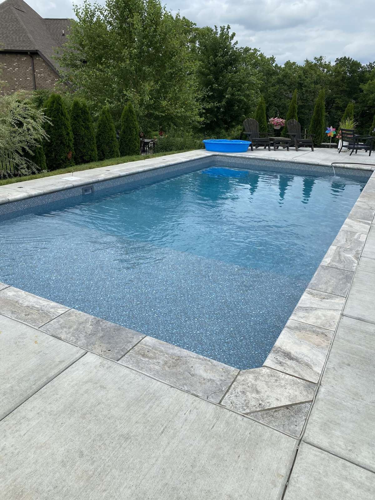 Listen to the gentle sound of fountains while you unwind poolside.