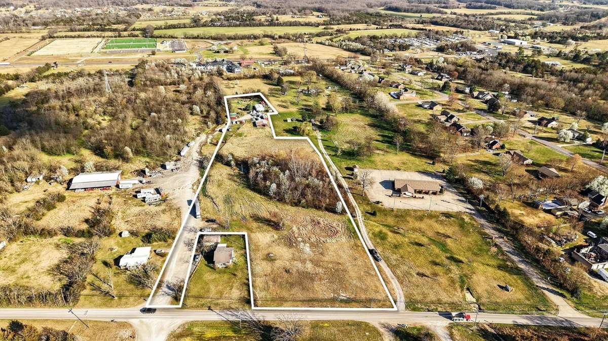 Welcome Home 7 +/- Acres.