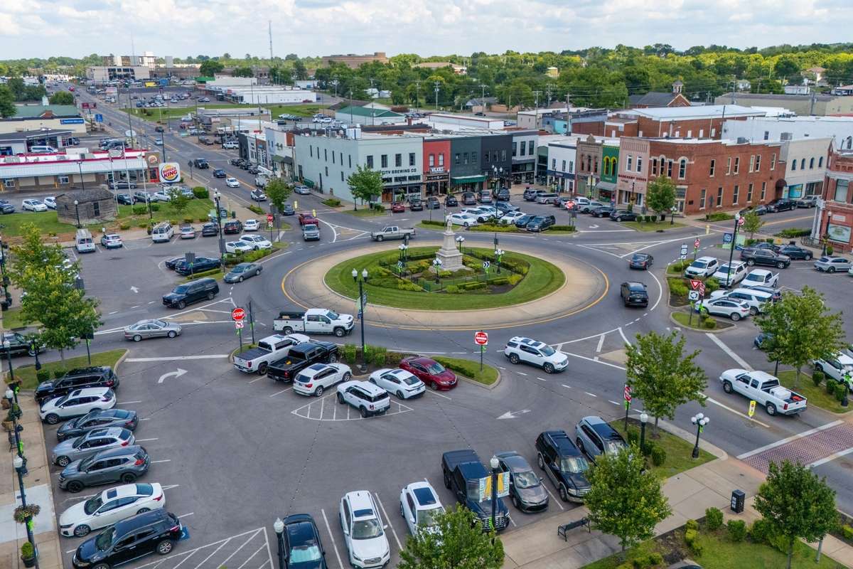 Minutes from the Lebanon square's shopping and dining district.