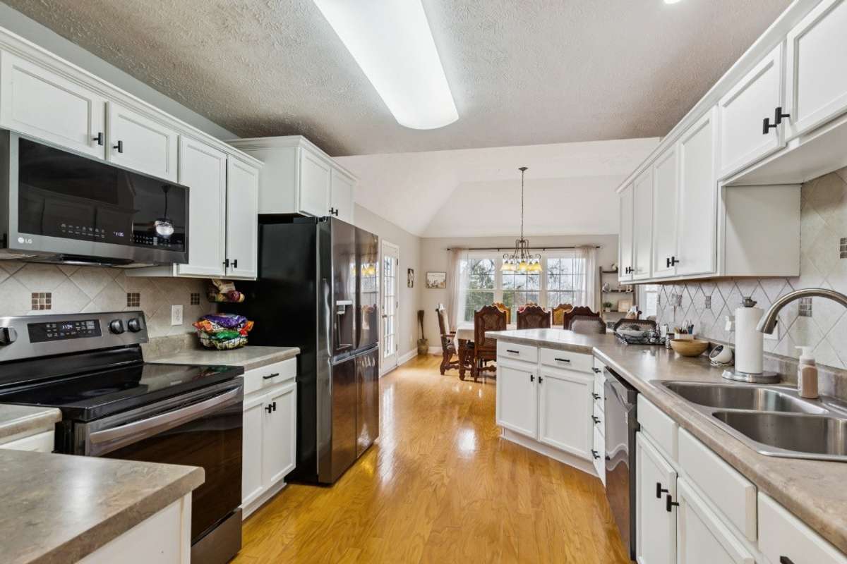 Lots of cabinet space