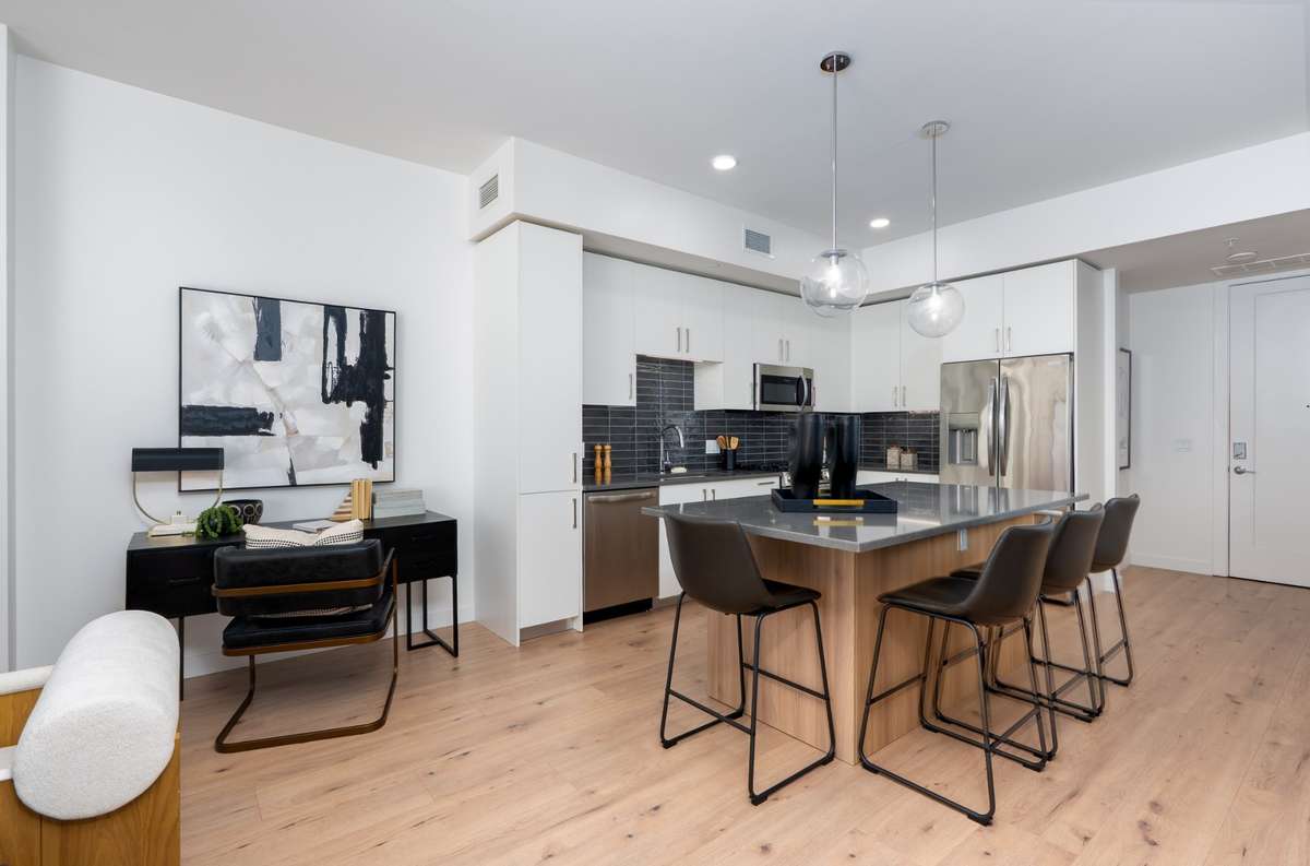 Same floorplan, floor 23