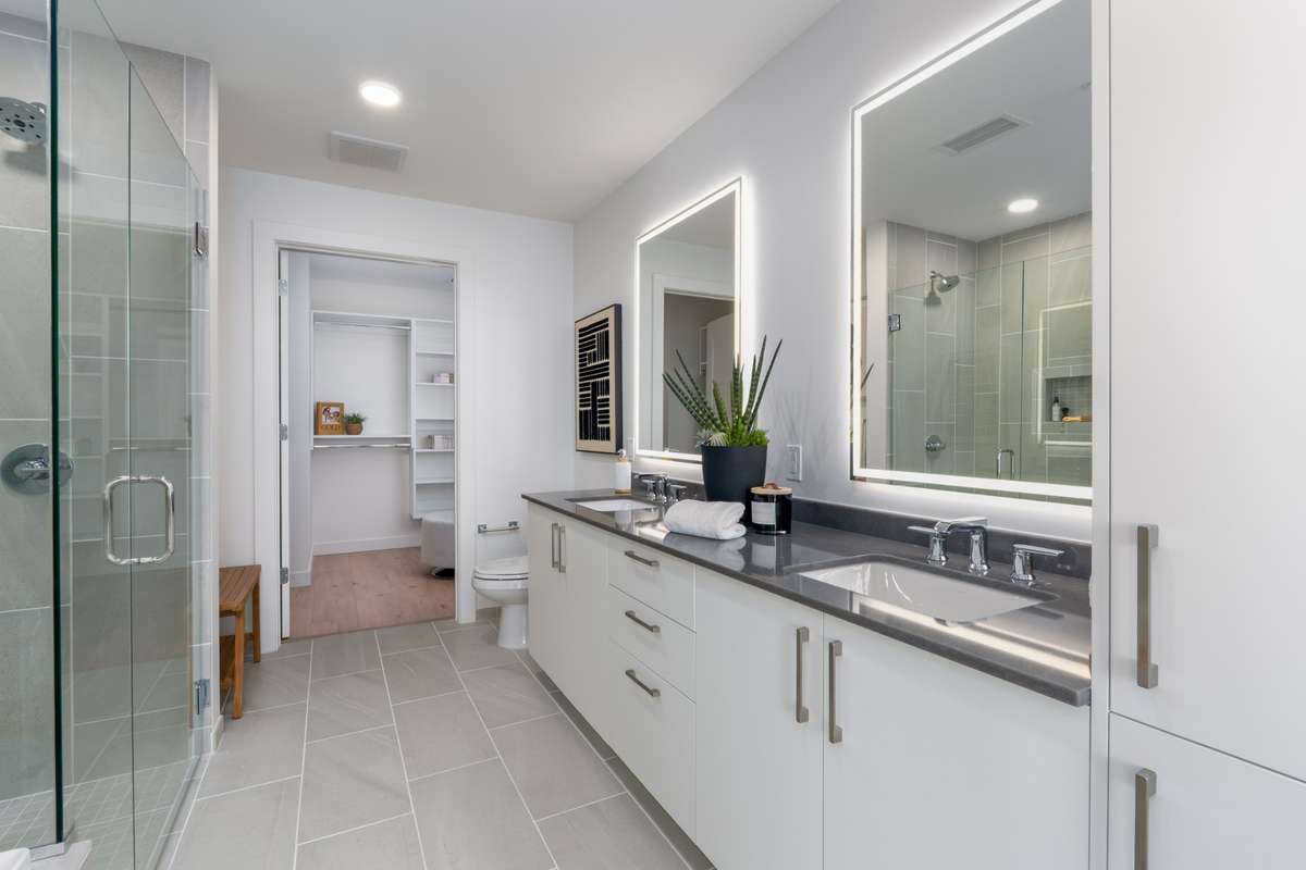 Same floorplan, floor 23