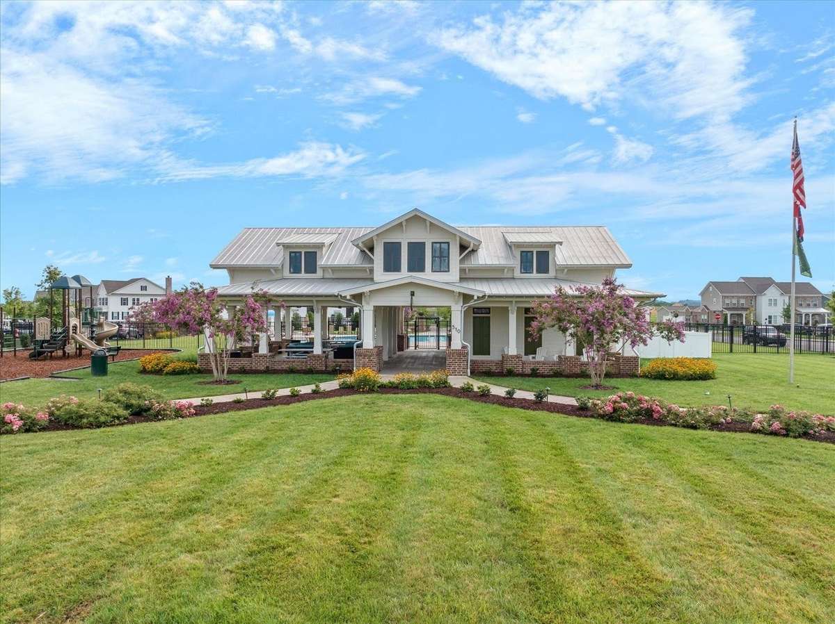Harvest Point has a wonderful pool, cabana area, and large field to host annual community events such as the July 4th Parade/Pool Party/Fireworks, Easter Egg Hunt, Movie Nights, Christmas Tree Lighting and more throughout the year