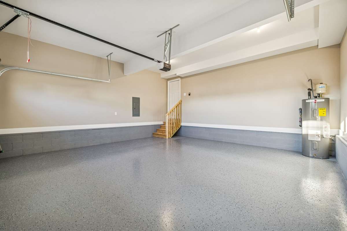 Sample pictures from a previous build showing the Olivia Floor Plan. Materials and colors are subject to change without notice.