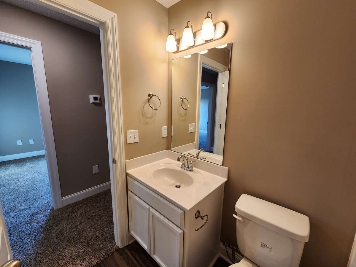 2nd Full Bathroom Upstairs.