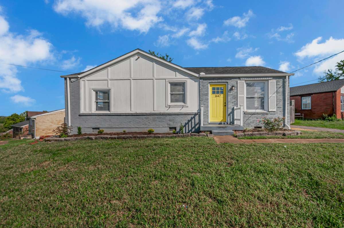 Welcome to 1447 Dolan Rd near downtown Nashville!