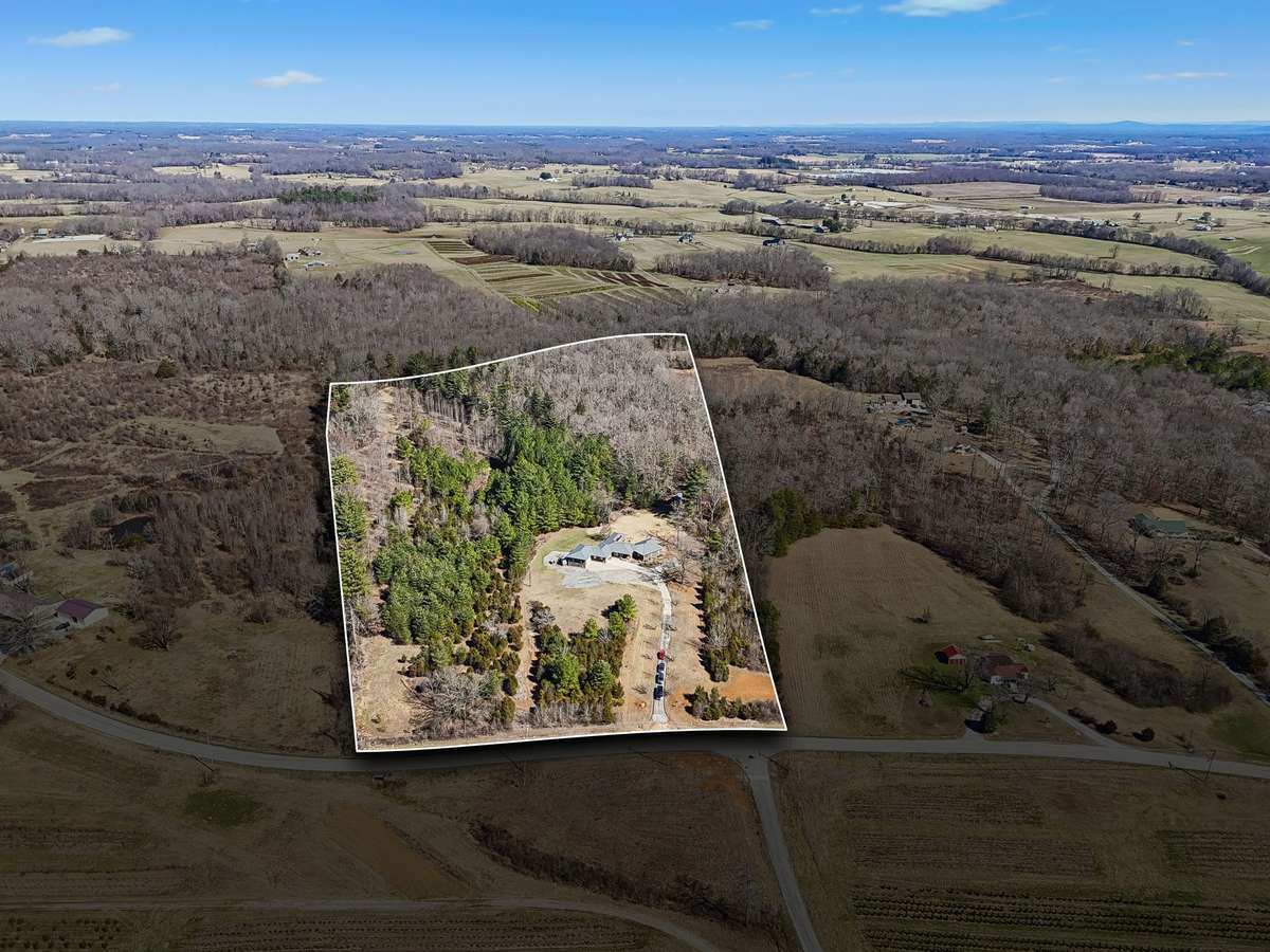 1372 Short Mountain Rd, McMinnville, TN 37110