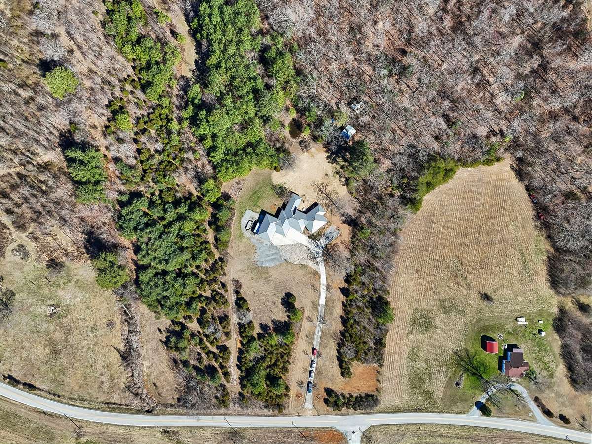 1372 Short Mountain Rd, McMinnville, TN 37110