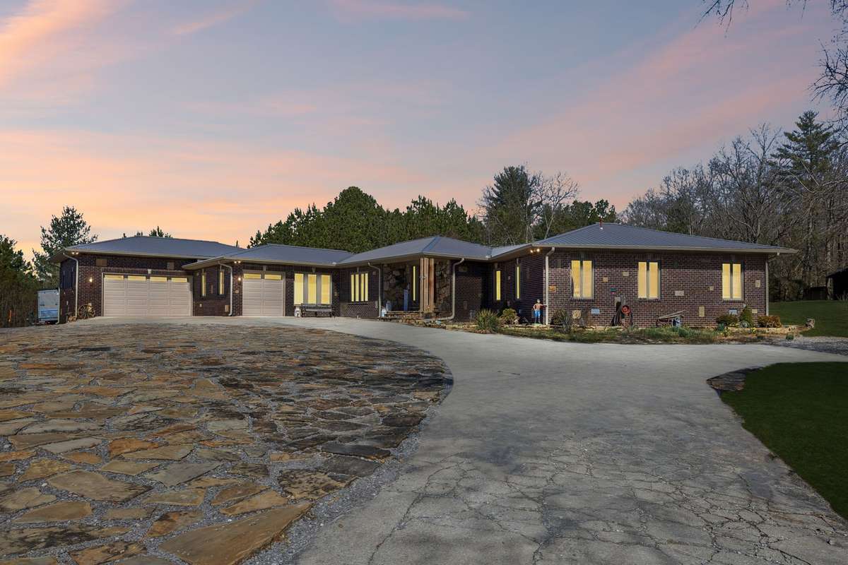 1372 Short Mountain Rd, McMinnville, TN 37110