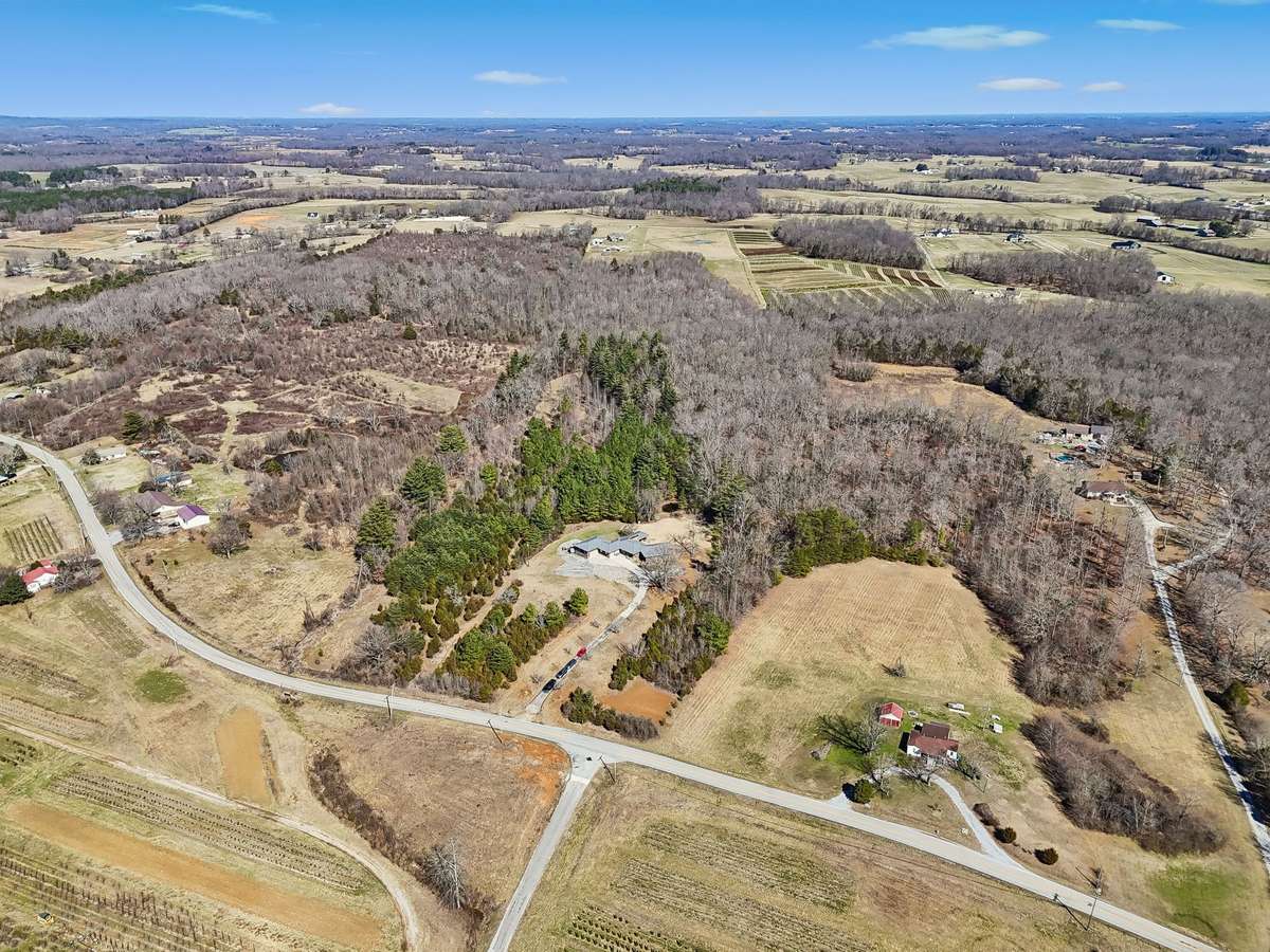 1372 Short Mountain Rd, McMinnville, TN 37110