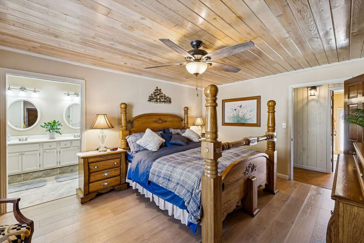Spacious owner’s suite featuring an ensuite bath and comfortable layout designed for relaxation! 1372 Short Mountain Rd, McMinnville, TN 37110