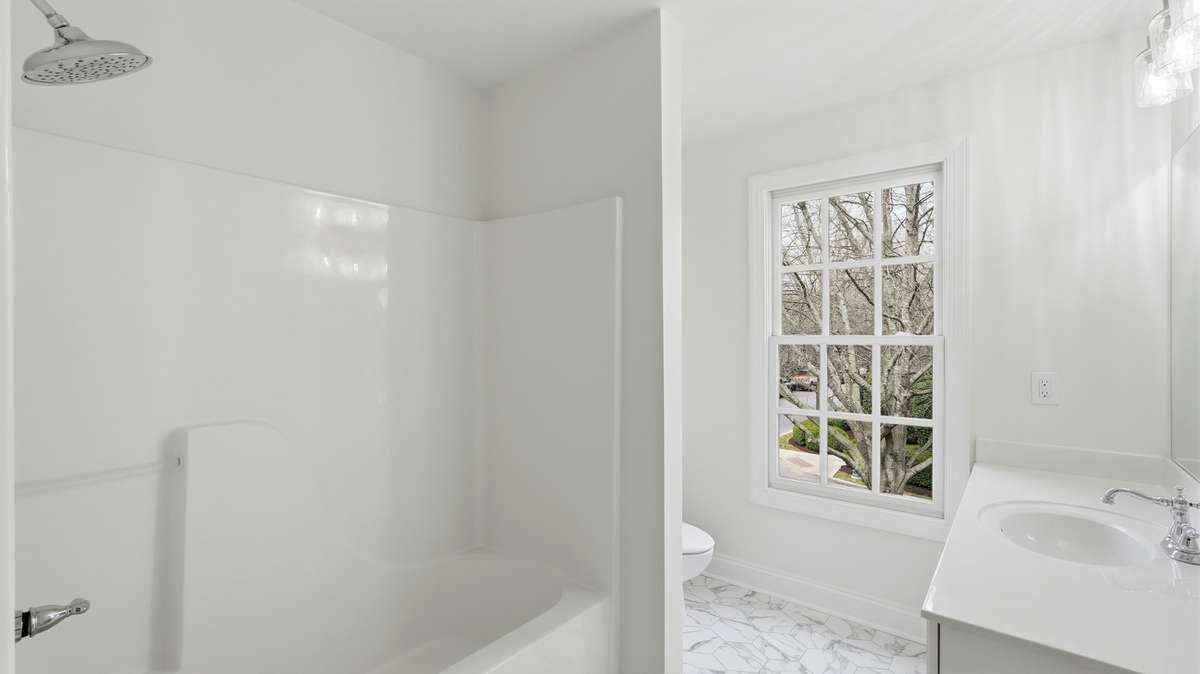 Bathroom for bedrooms 2 and 3
