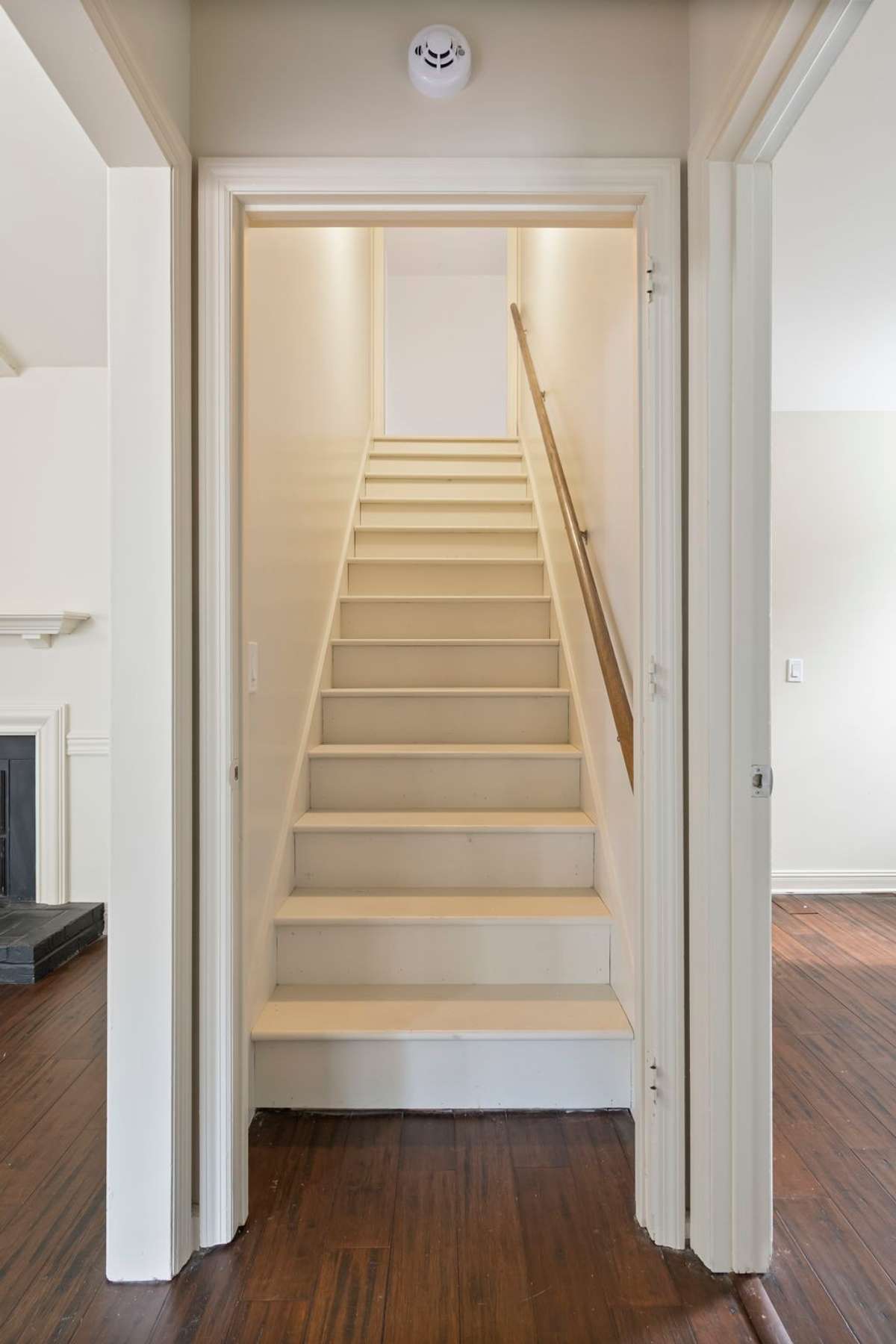 Steps to bonus or hobby room
