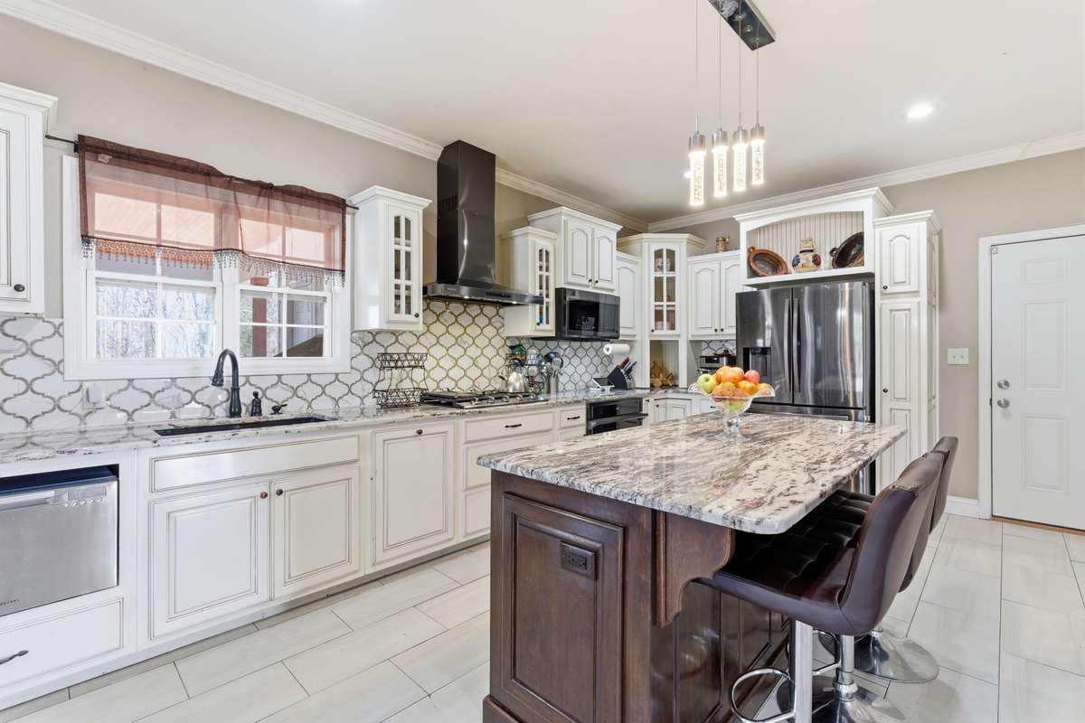 Kitchen with island