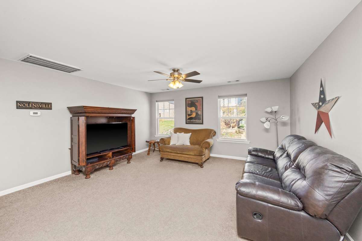 Bonus room/flex space on second floor