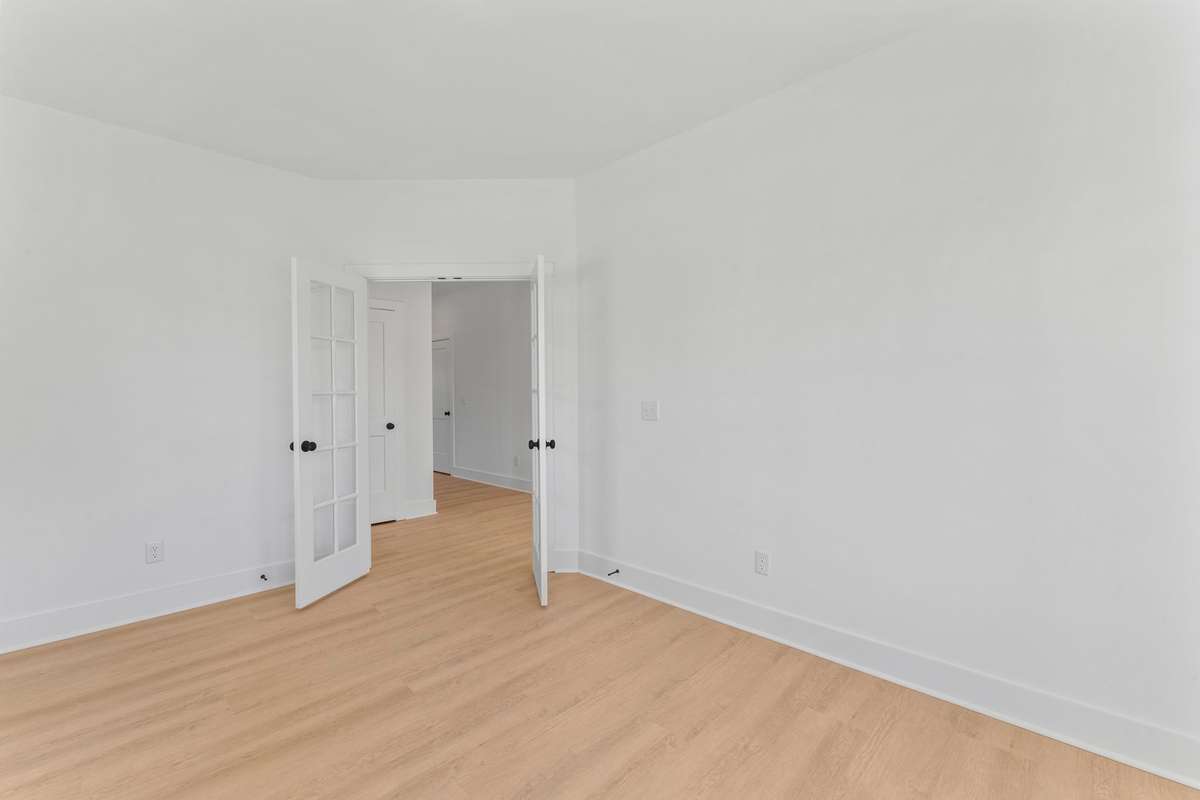 Photos are of a previously built floorplan. Exterior, structural and design options to be chosen during the design appointment after contract.