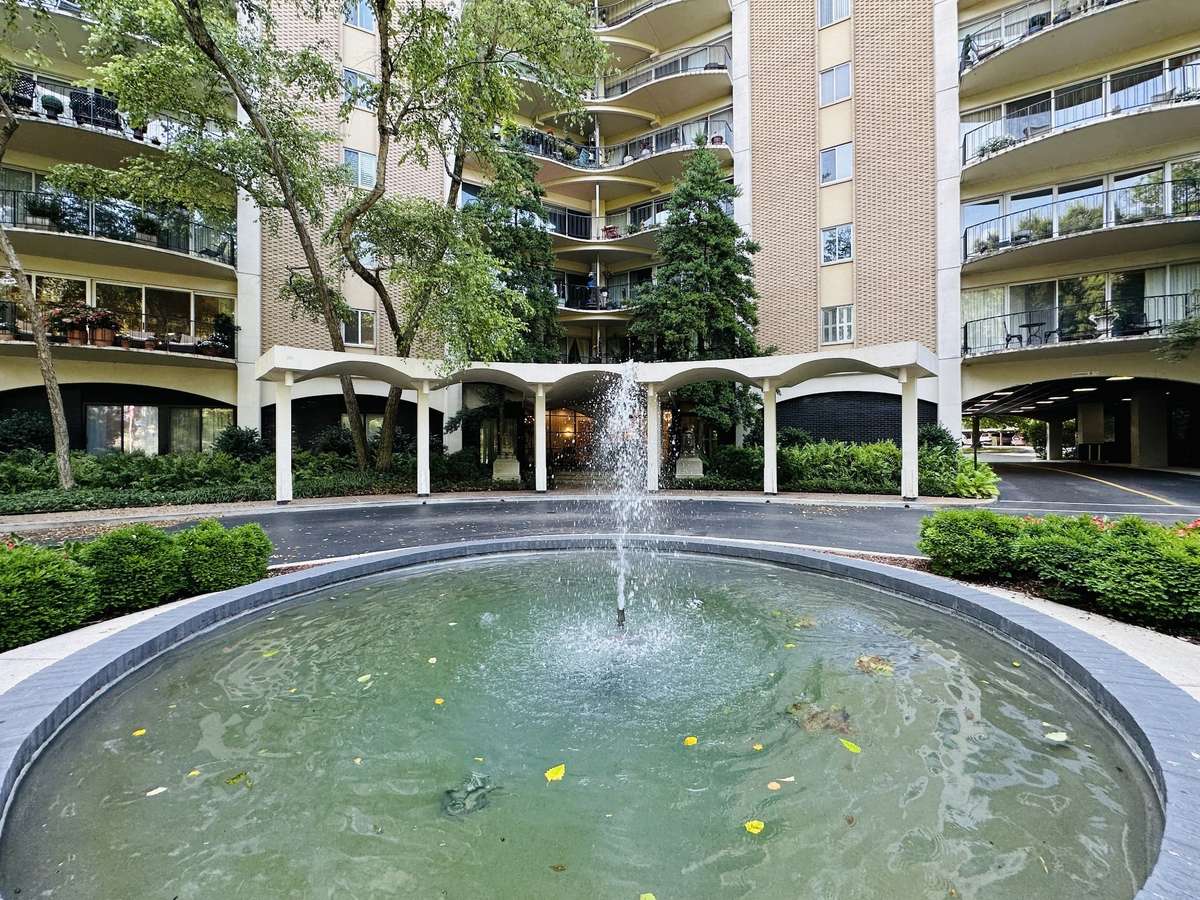 Fountain at entrance.