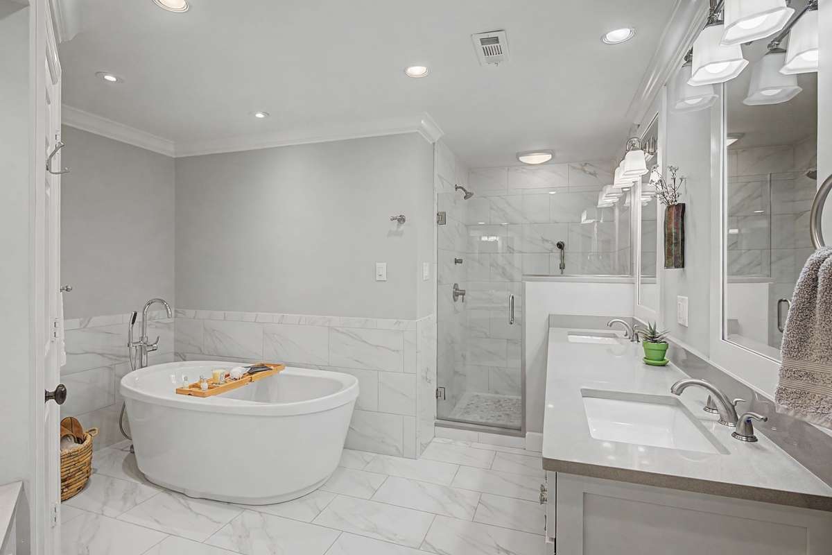 Primary bath