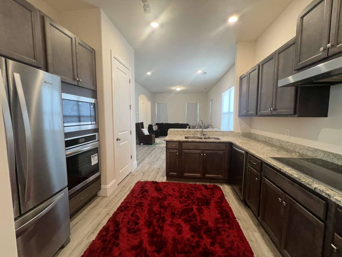 Gourmet kitchen