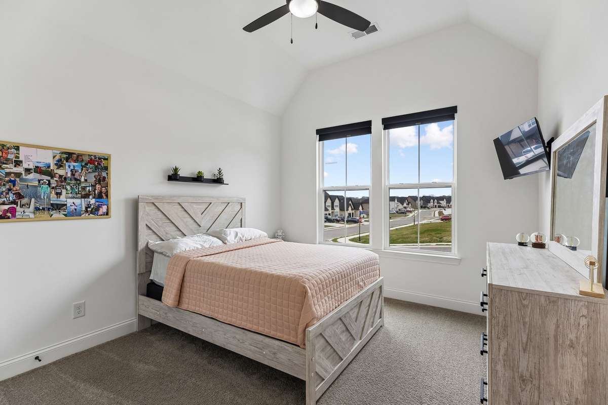 Guest Bedroom #2 (Main Floor)