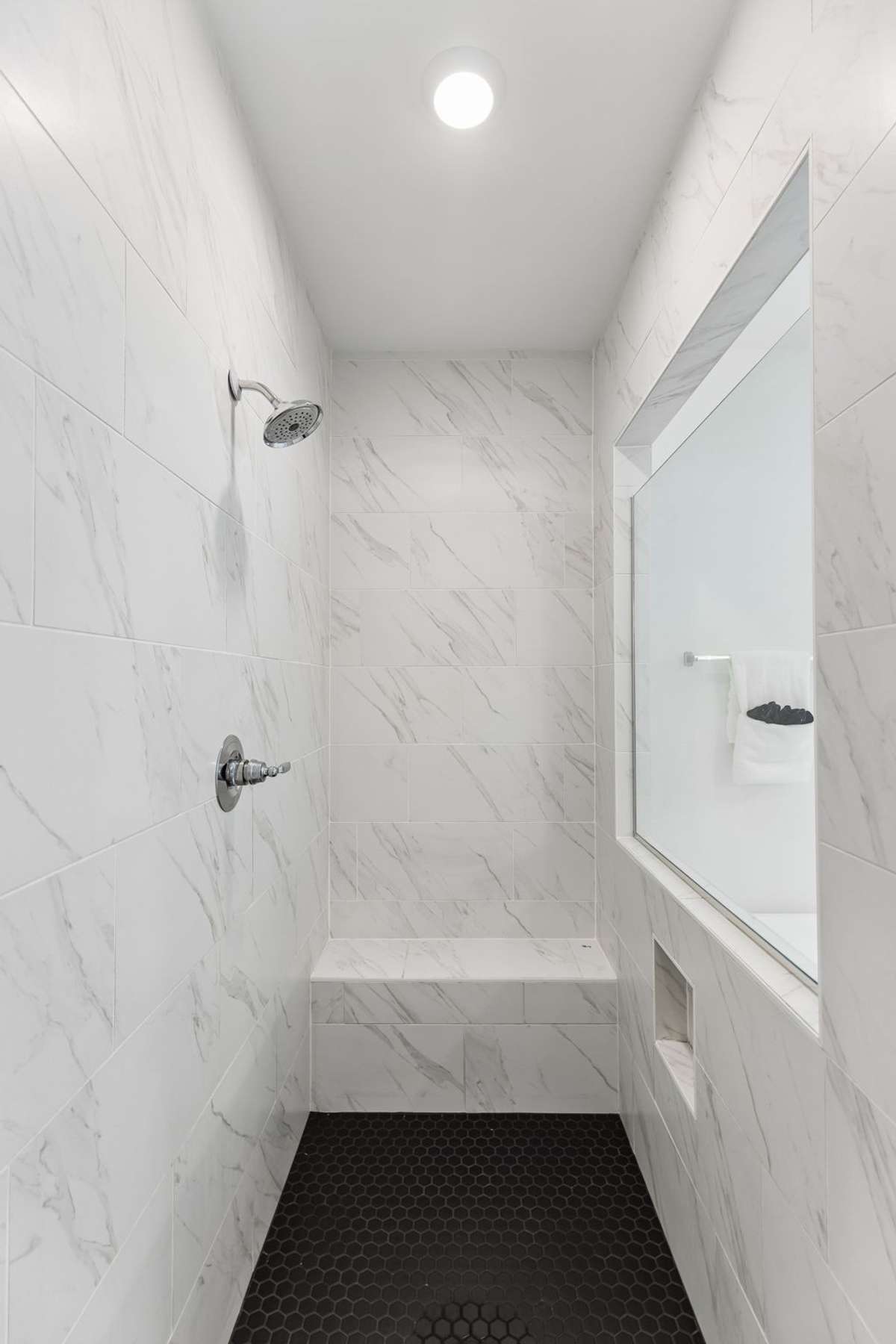 Primary Bathroom (Main Floor)