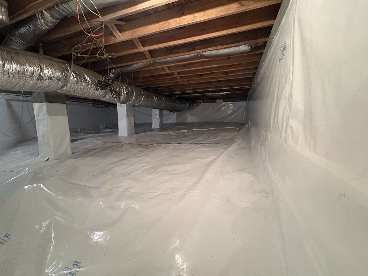 Encapsulated Crawl Space with Dehumidifier (See paperwork for work done in Media Section)