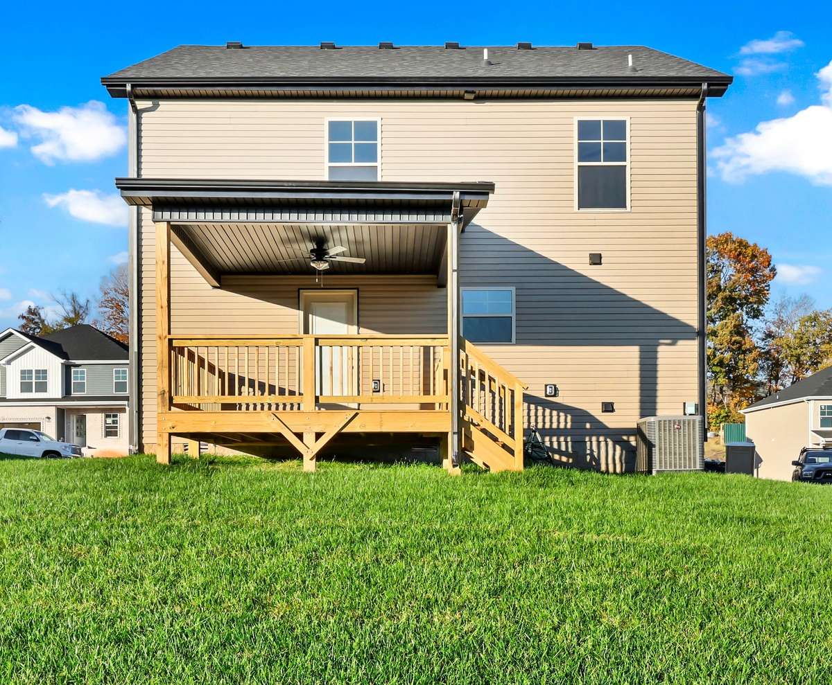 Example photo of a recently completed Baker floor plan. Colors, selections, and finishes may vary based on availability.