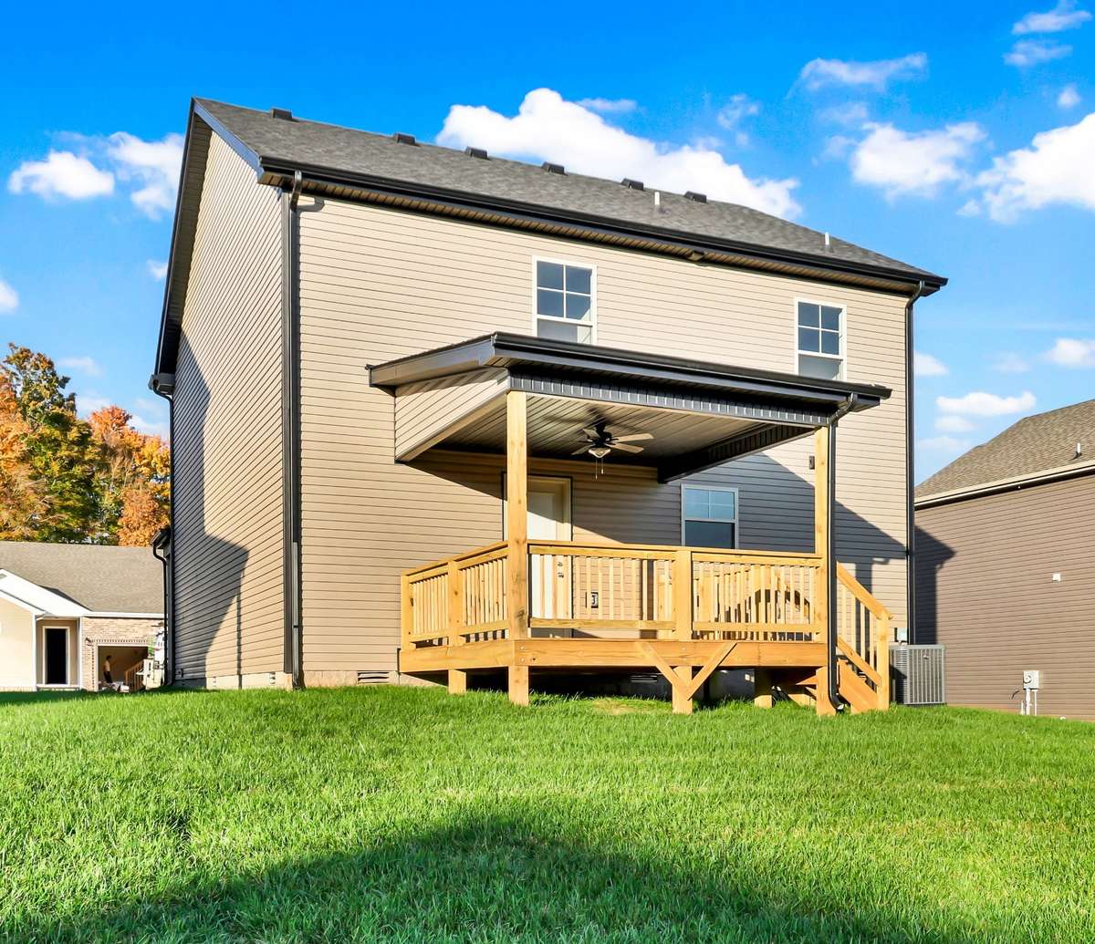 Example photo of a recently completed Baker floor plan. Colors, selections, and finishes may vary based on availability.