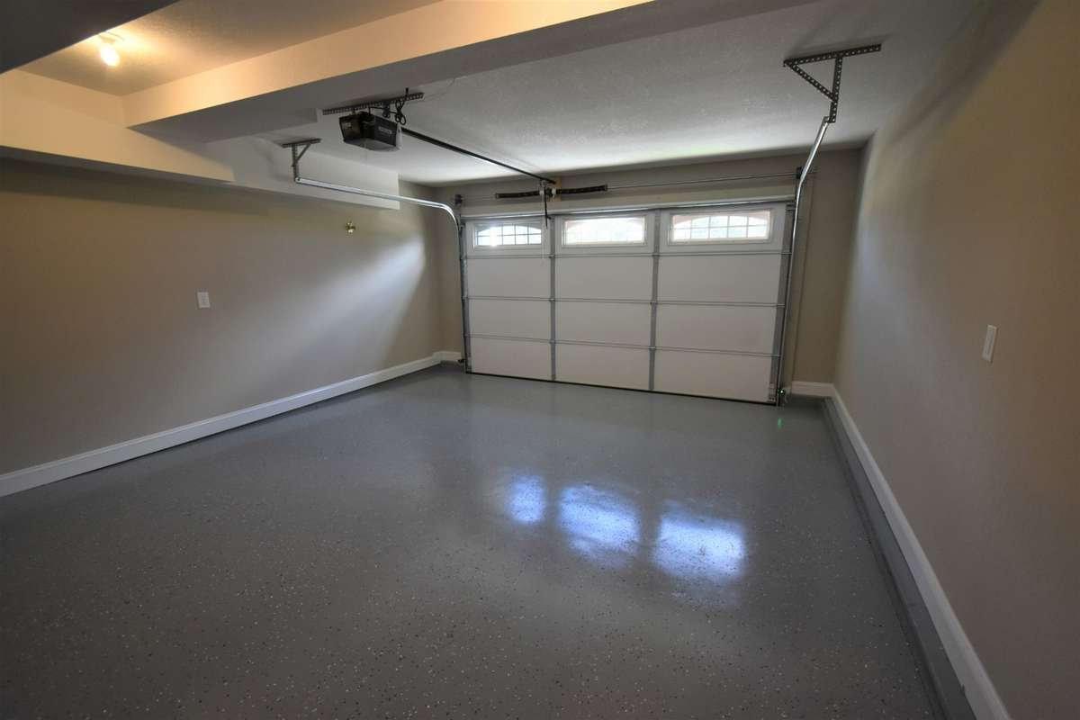 Example photo of a recently completed Baker floor plan. Colors, selections, and finishes may vary based on availability.