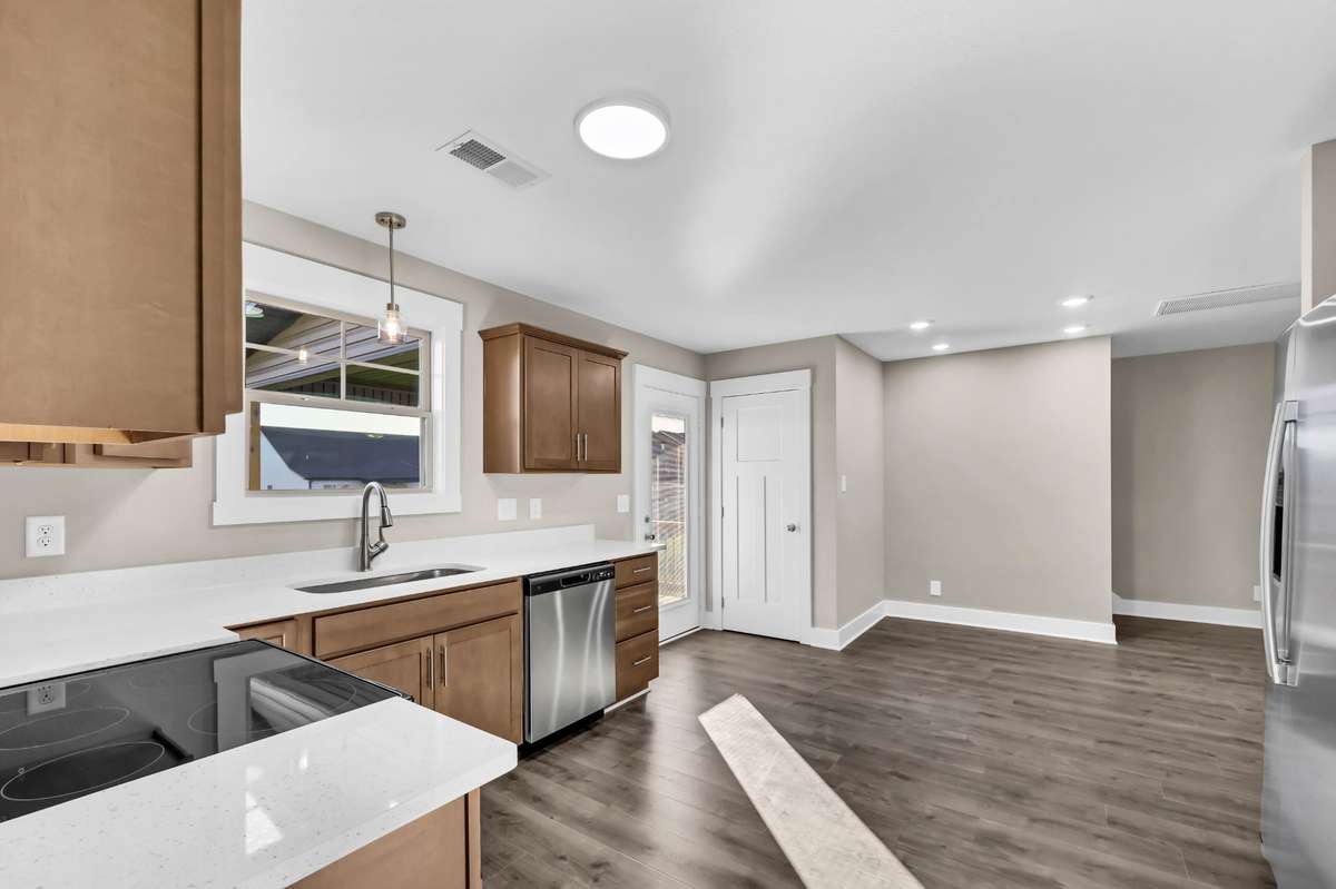 Example photo of a recently completed Baker floor plan. Colors, selections, and finishes may vary based on availability.