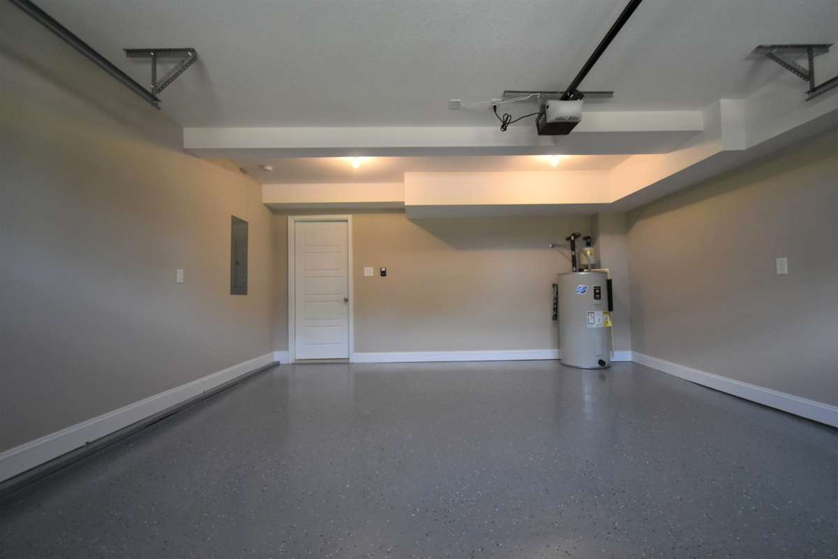 Example photo of a recently completed Baker floor plan. Colors, selections, and finishes may vary based on availability.