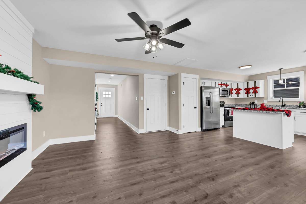 Example photo of a recently completed Brittany floor plan. Colors, selections, and finishes may vary based on availability