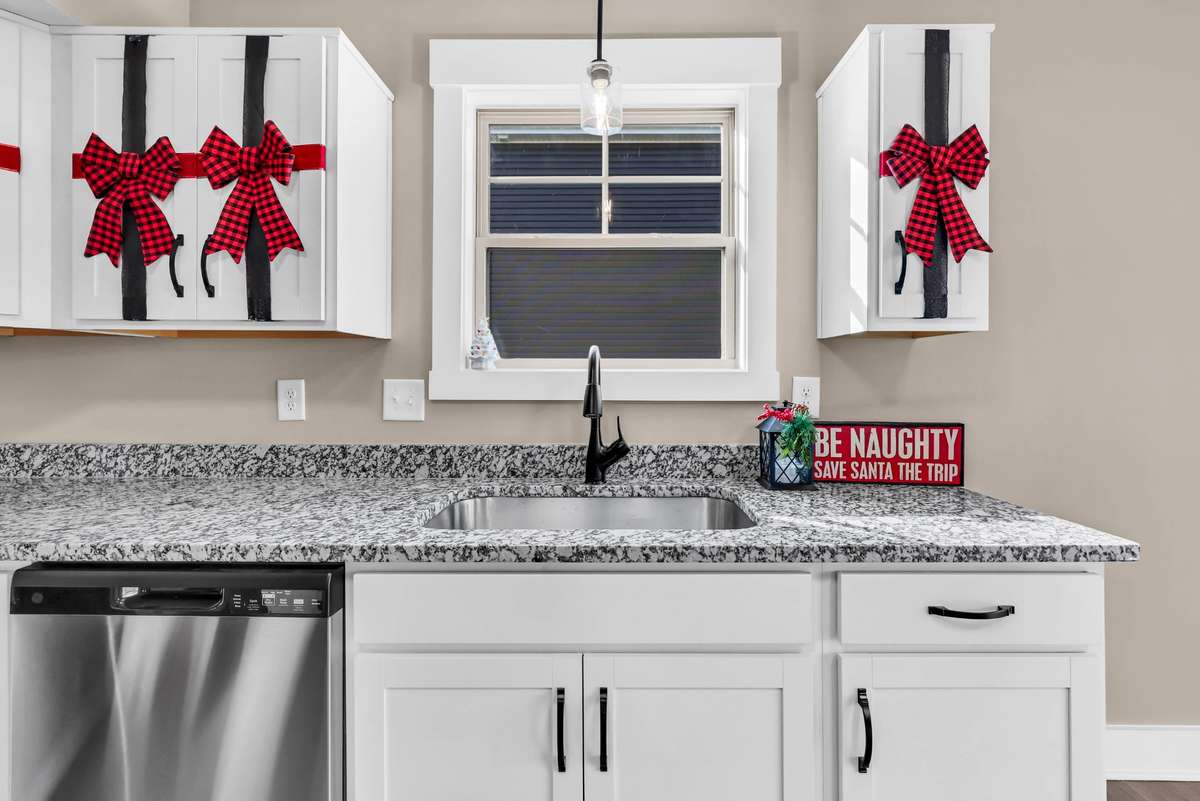 Example photo of a recently completed Brittany floor plan. Colors, selections, and finishes may vary based on availability