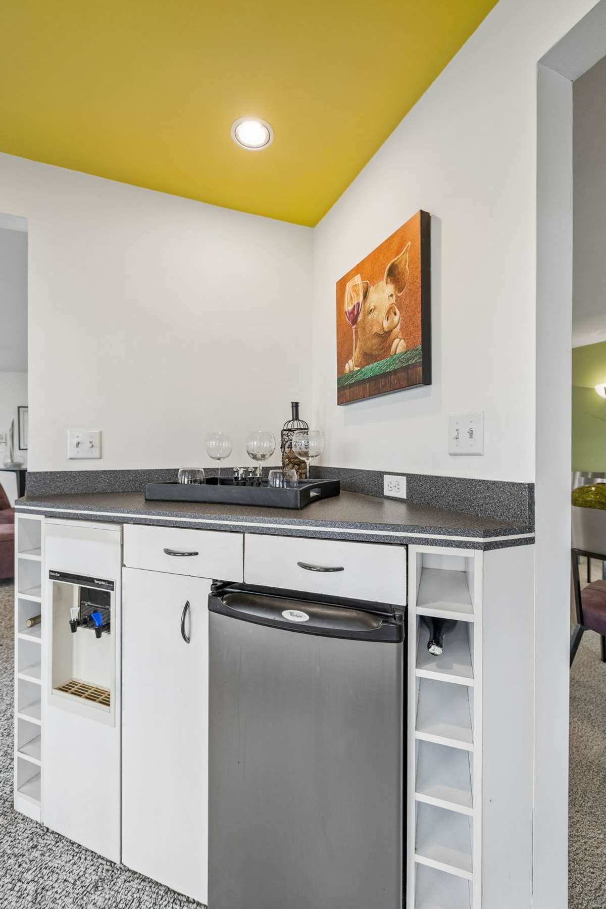 Dry bar with fridge & water machine