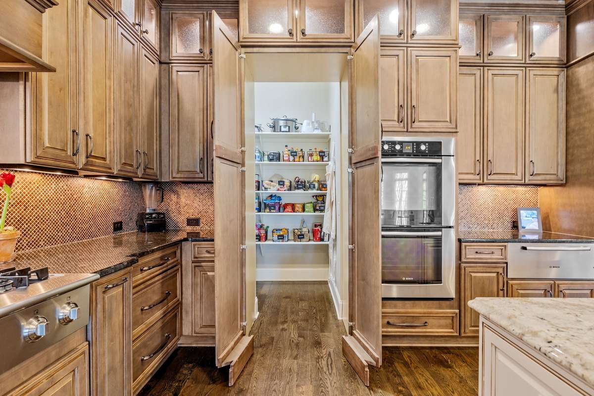 Great walk in pantry!