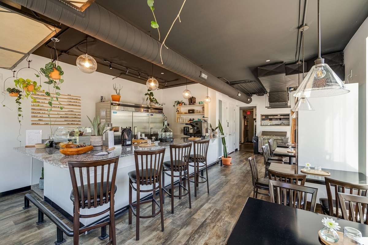 Ingrained cafe, located inside Carothers Farms. Walk to grab a muffin and coffee in the morning!