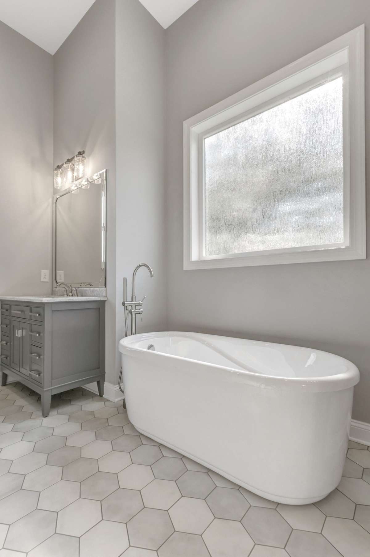 Primary bathroom soaking tub.