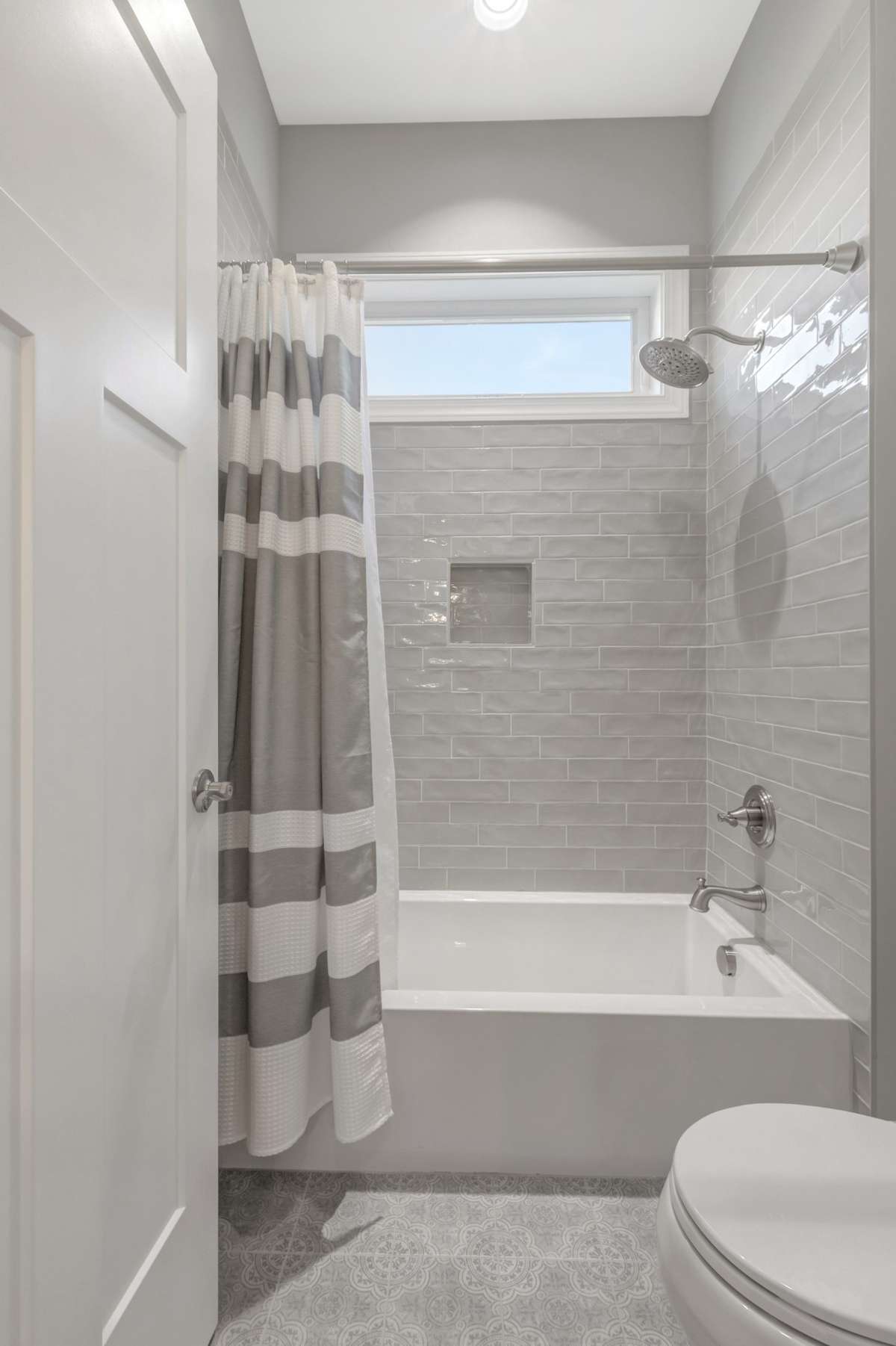 Jack and Jill bath to secondary bedrooms.