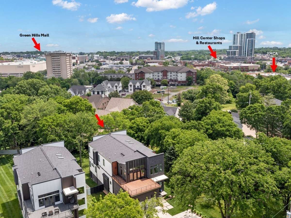 Location, Location, Location! Walkable to Green Hills Mall, restaurants & local shops; Kroger, Publix & Trader Joe’s; Hill Center Shops including West Elm, Lululemon, Pottery Barn, Whole Foods
