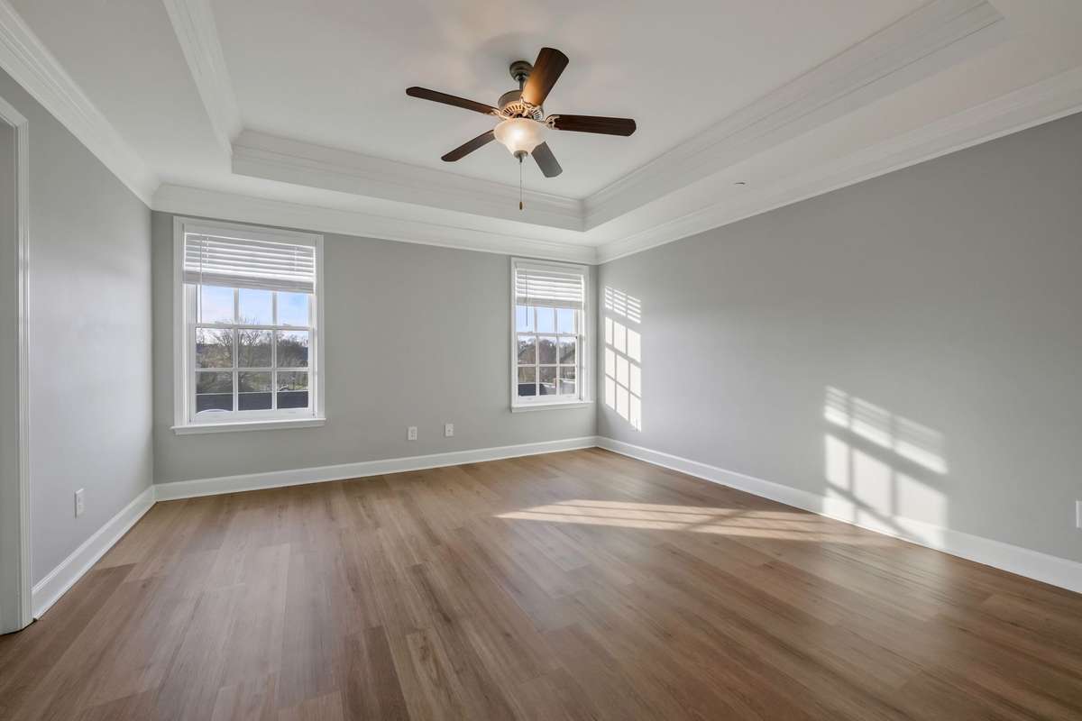 Third Floor - Primary w/ Ensuite & walk in Closet