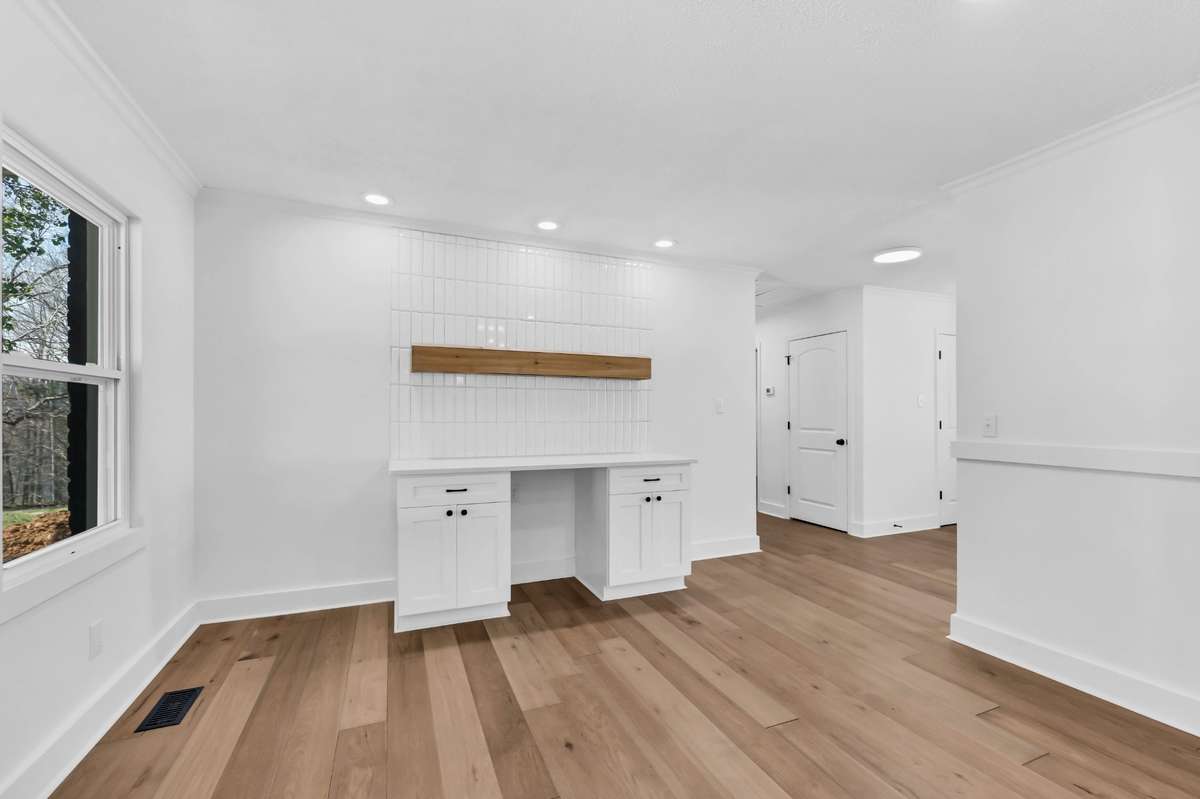Beautiful Dry Bar or Coffee Bar!