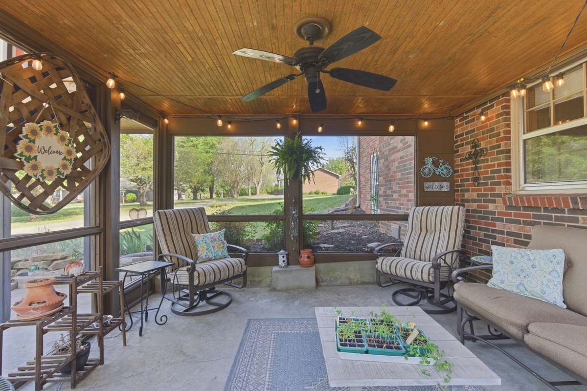 Screened in porch underneath the Florida Room.