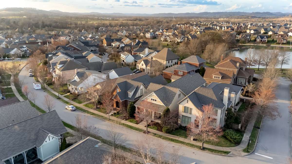 Another aerial view of the home with the lake in the background....