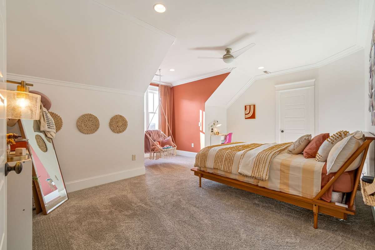 See what I mean when I say large...and it includes a walk-in closet...