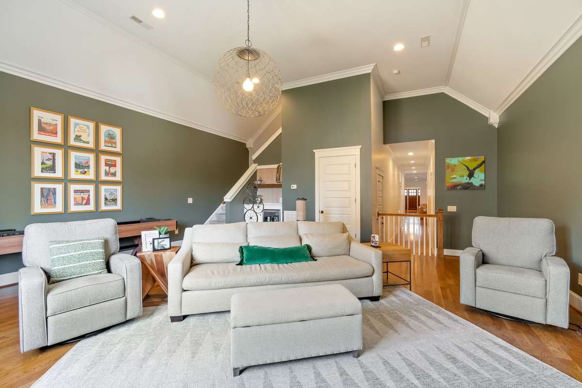 Another view and you can see the stairway to the upstairs living space on your left...