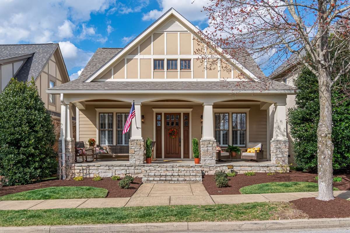 Welcome to 2976 Americus Drive....